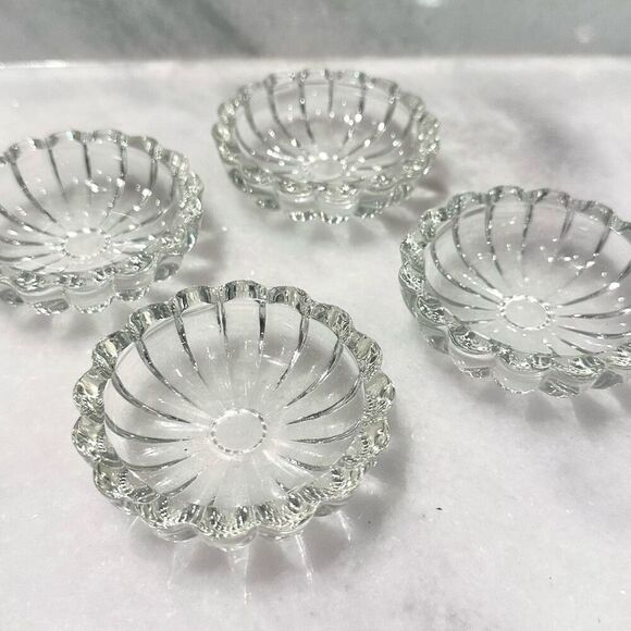Vintage Crystal Salt/Seasoning Dishes Set of 4 - Picture 2 of 4